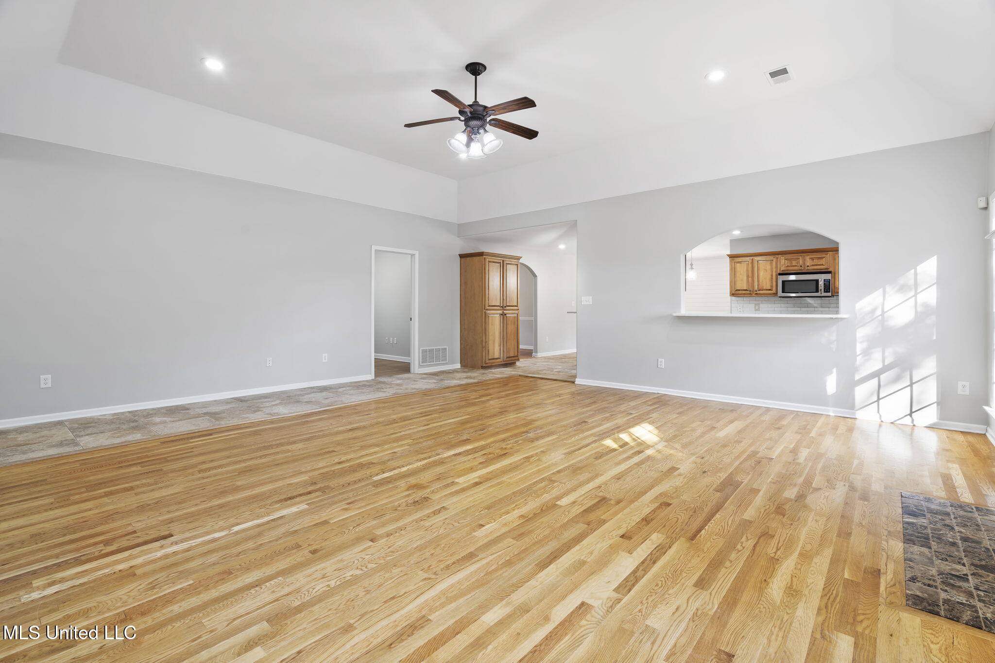 5916 Smith Road Coldwater, MS 38618 - Photo 13 of 47 Family Room