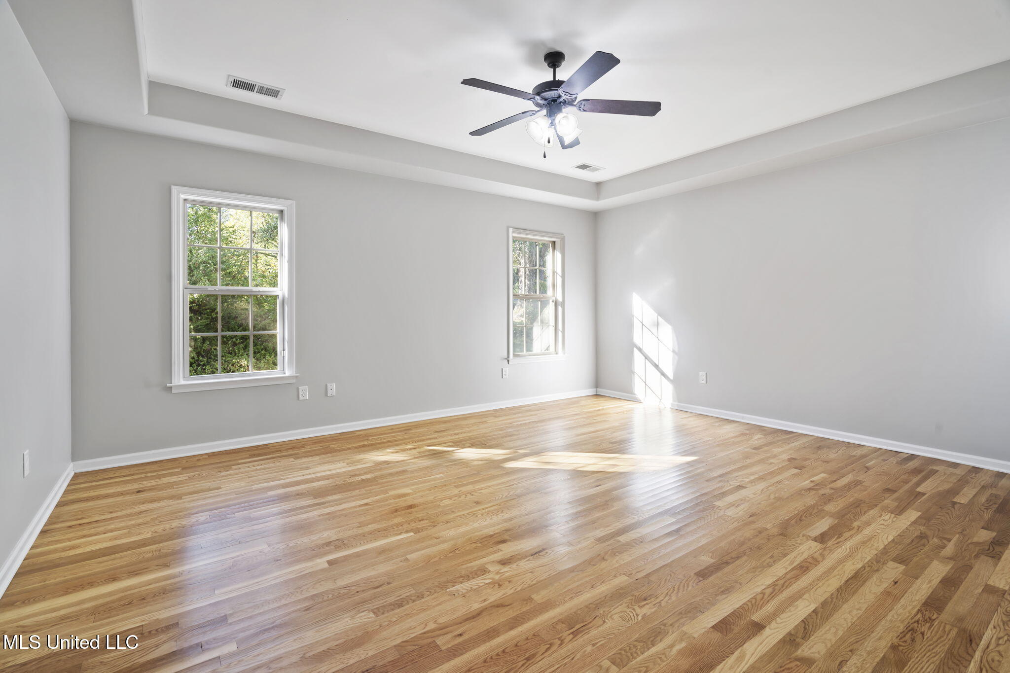 5916 Smith Road Coldwater, MS 38618 - Photo 15 of 47 Primary Bedroom