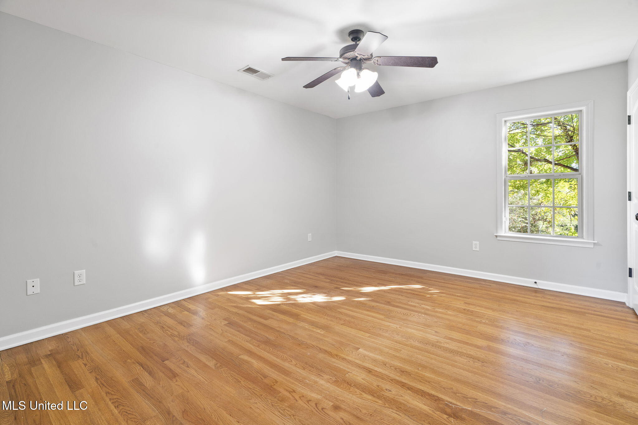 5916 Smith Road Coldwater, MS 38618 - Photo 23 of 47 Bedroom