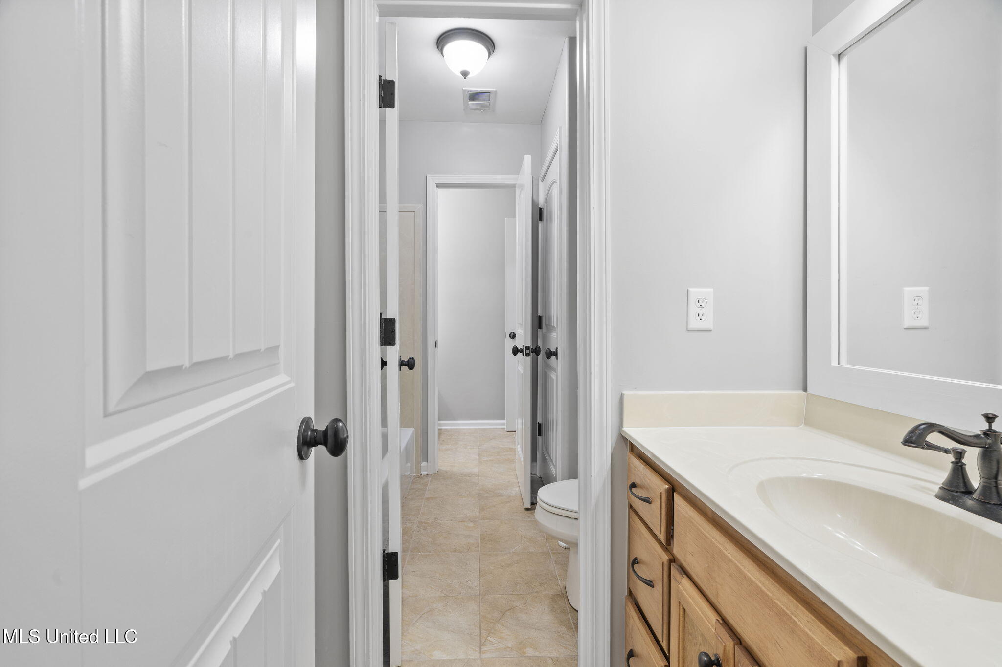 5916 Smith Road Coldwater, MS 38618 - Photo 25 of 47 Bathroom