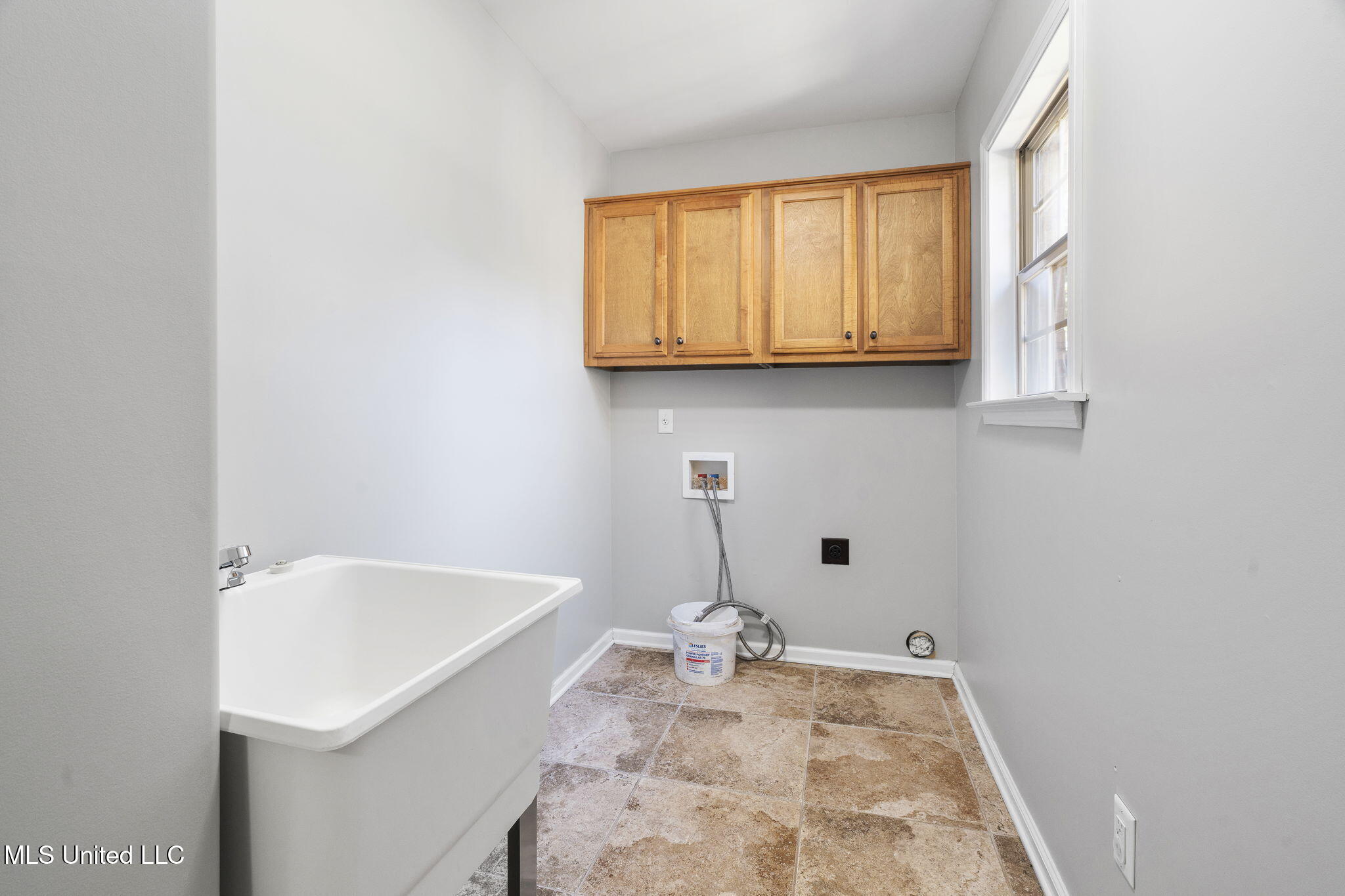 5916 Smith Road Coldwater, MS 38618 - Photo 29 of 47 Laundry