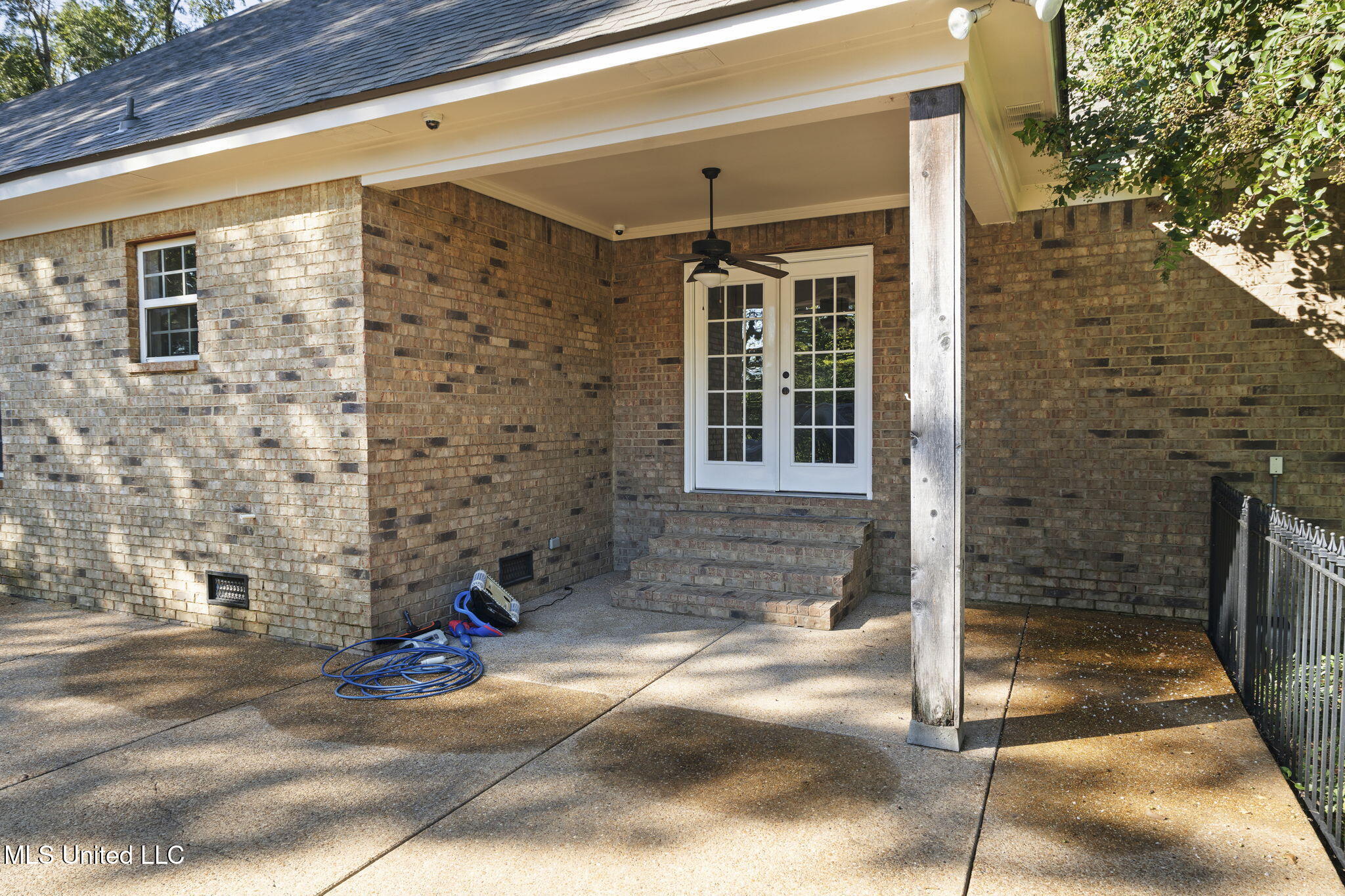 5916 Smith Road Coldwater, MS 38618 - Photo 30 of 47 Rear Patio