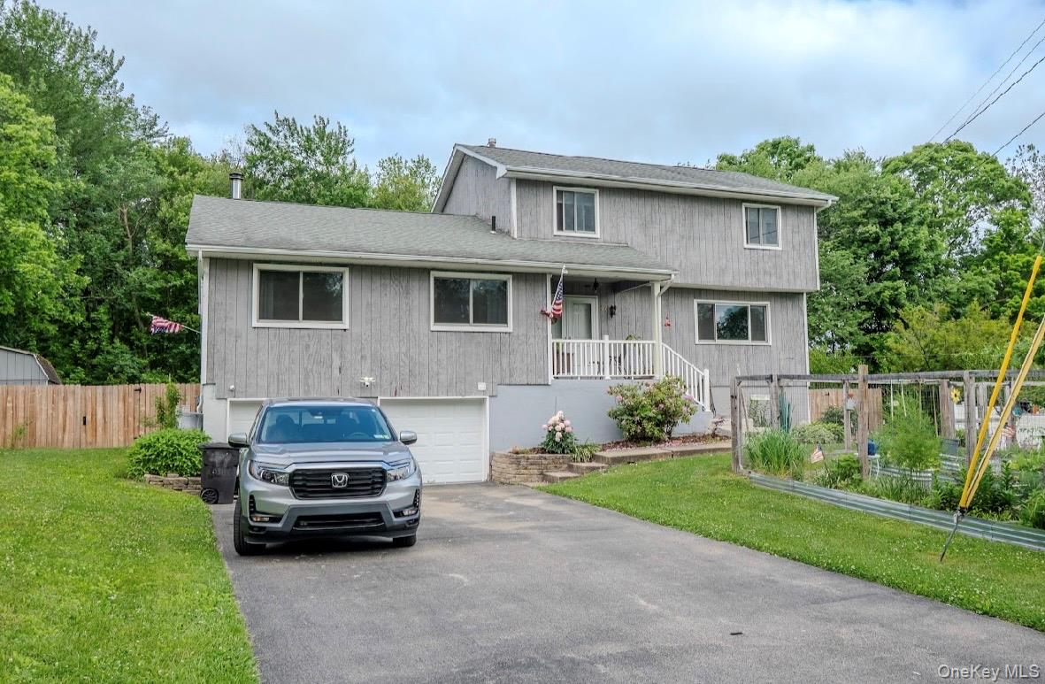 25 Lenape Road Newburgh, NY 12550 - Photo 2 of 35