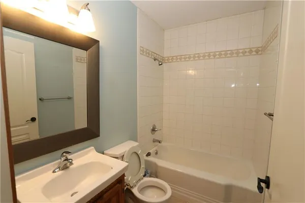 $179,900 | 2402 South Kentucky Avenue, Joplin, MO 64804