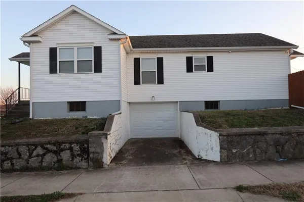 $179,900 | 2402 South Kentucky Avenue, Joplin, MO 64804