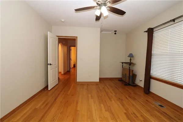 $179,900 | 2402 South Kentucky Avenue, Joplin, MO 64804