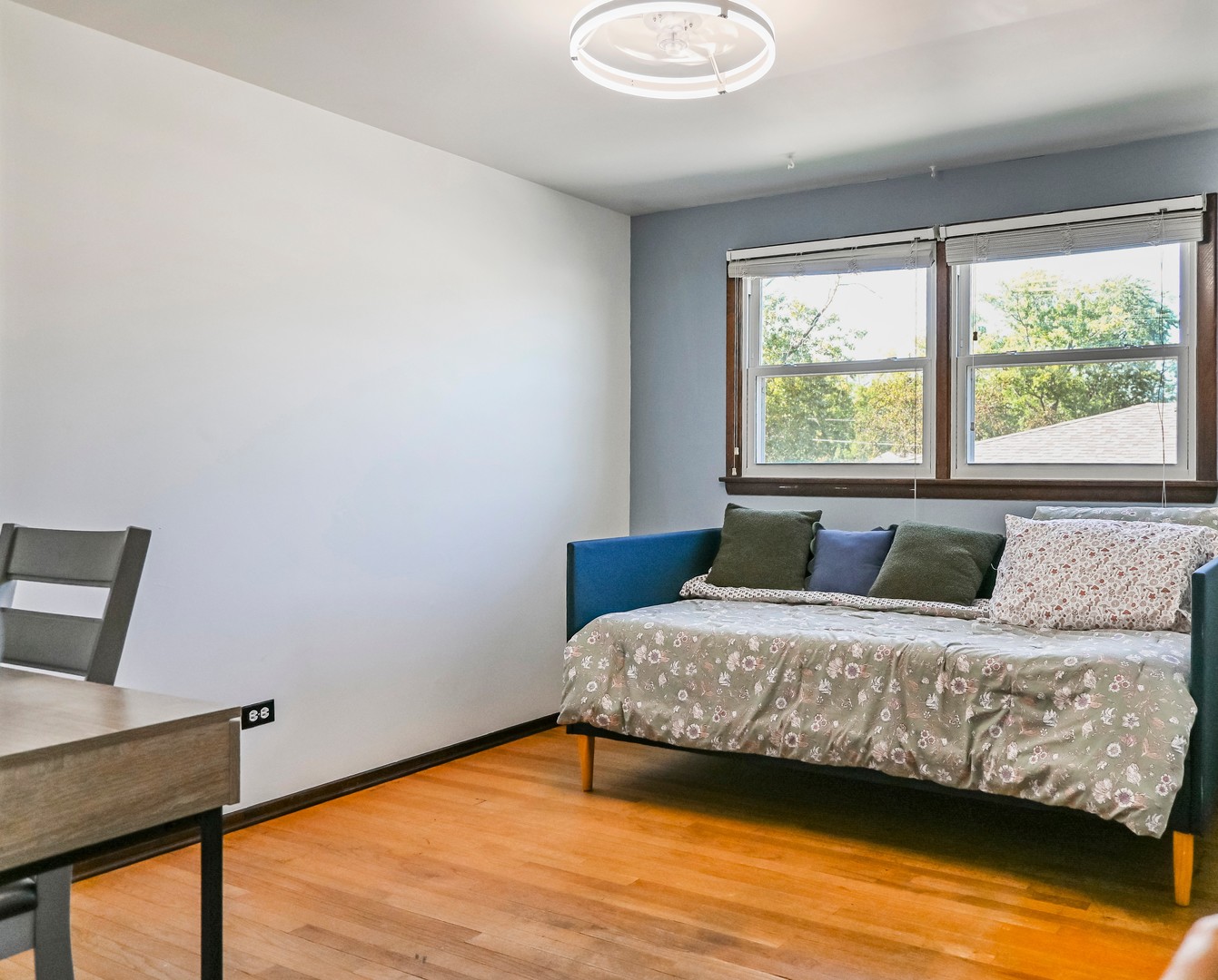 15115 Springfield Avenue Midlothian, IL 60445 - Photo 12 of 18 a bedroom with a bed and a window