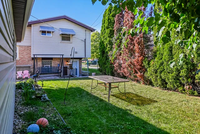 $284,900 | 15115 Springfield Avenue, Midlothian, IL 60445