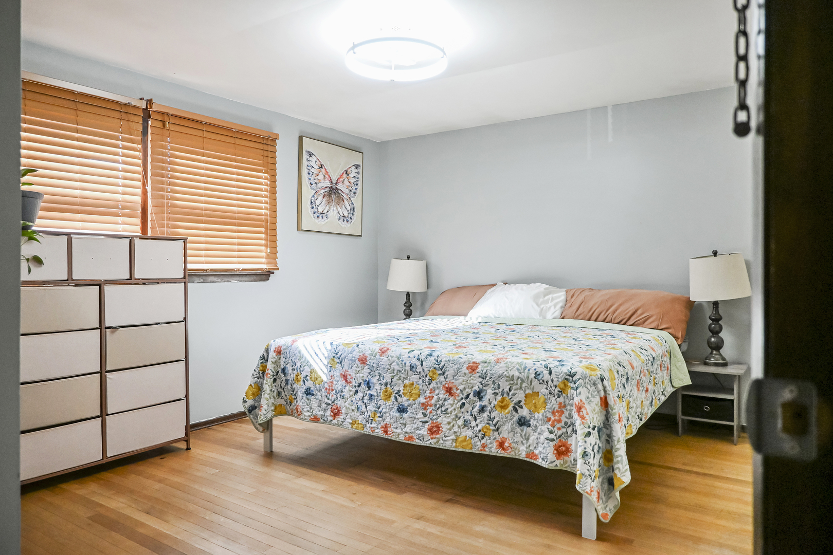 15115 Springfield Avenue Midlothian, IL 60445 - Photo 9 of 18 a bedroom with a bed and a window