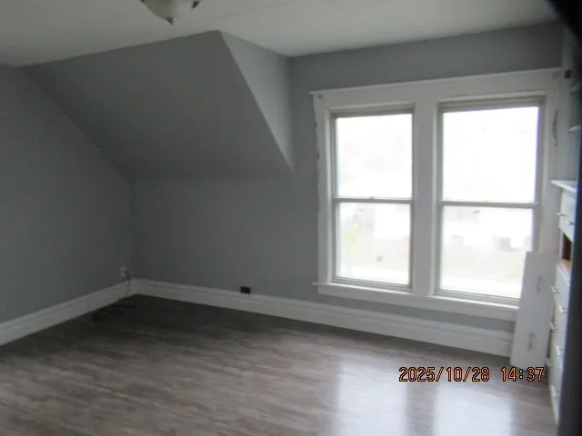 $1,400 | 407 North Russell Street, Champaign, IL 61821