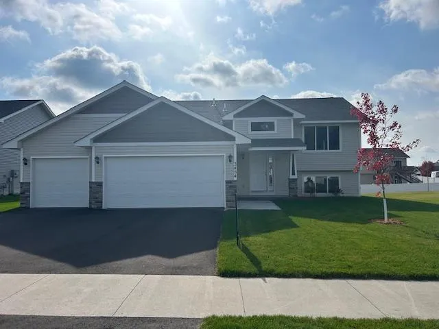 $369,900 | 3454 237th Avenue Northwest, St. Francis, MN 55070