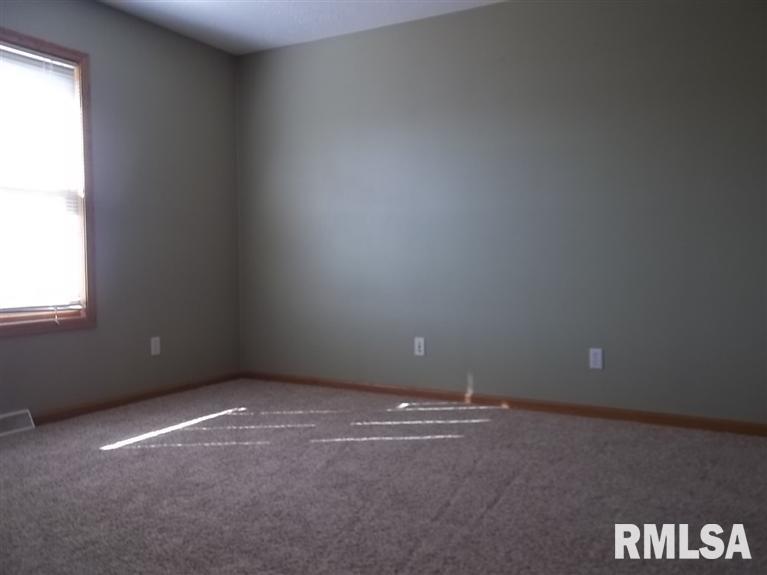 1500 11th Street Northwest Clinton, IA 52732 - Photo 14 of 20