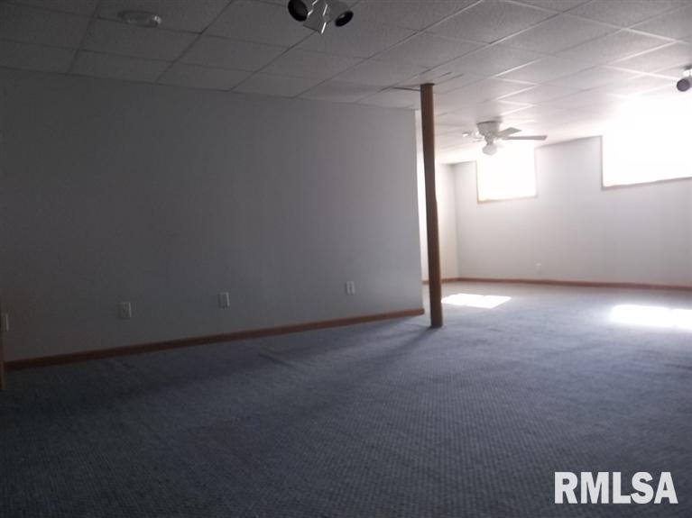 1500 11th Street Northwest Clinton, IA 52732 - Photo 17 of 20