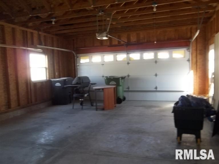 1500 11th Street Northwest Clinton, IA 52732 - Photo 6 of 20