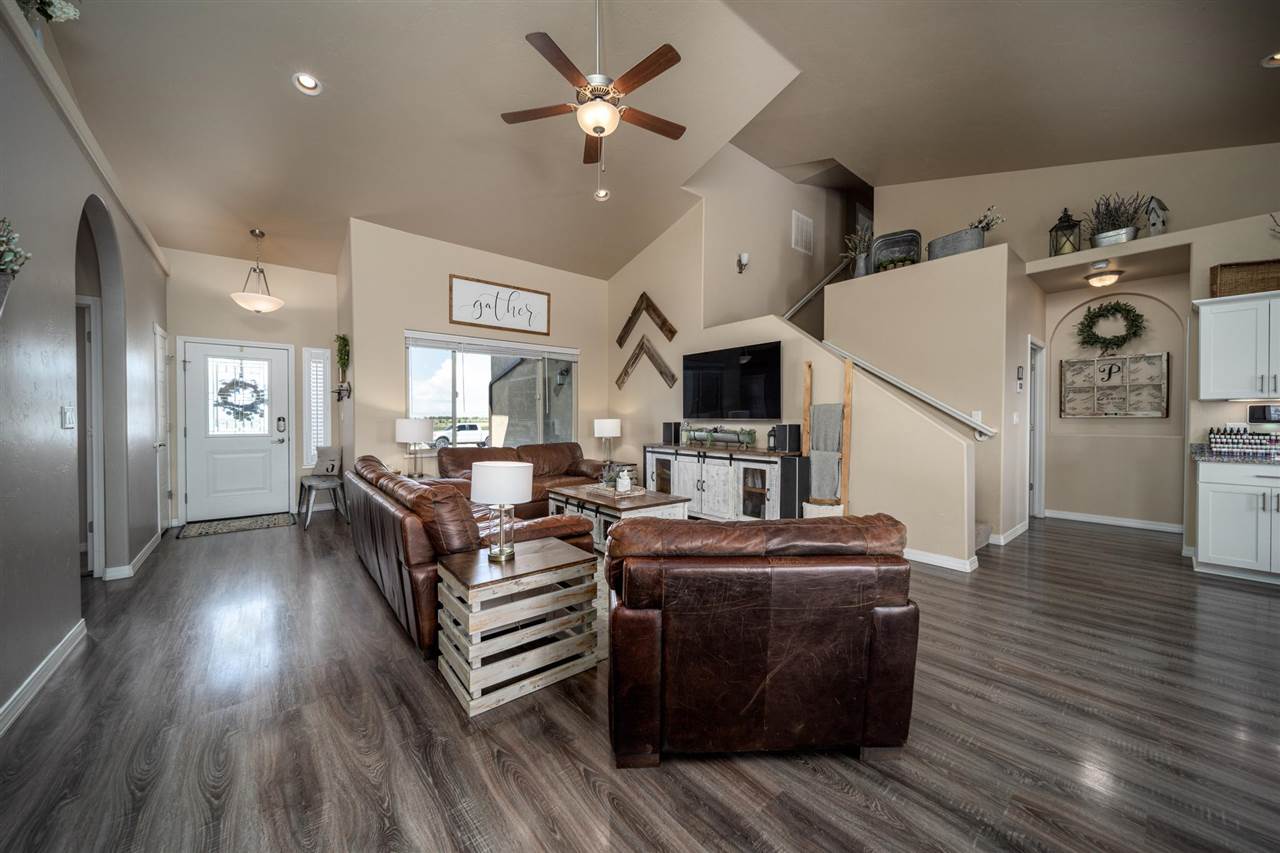 1554 17 Road Loma, CO 81524 - Photo 3 of 16 a living room with furniture and wooden floor