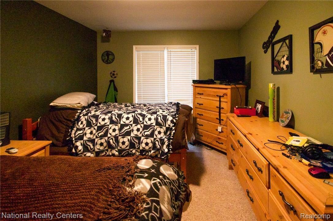 7112 Cowell Road Brighton, MI 48116 - Photo 10 of 18 21191896852_d17ecfa753_k.jpg