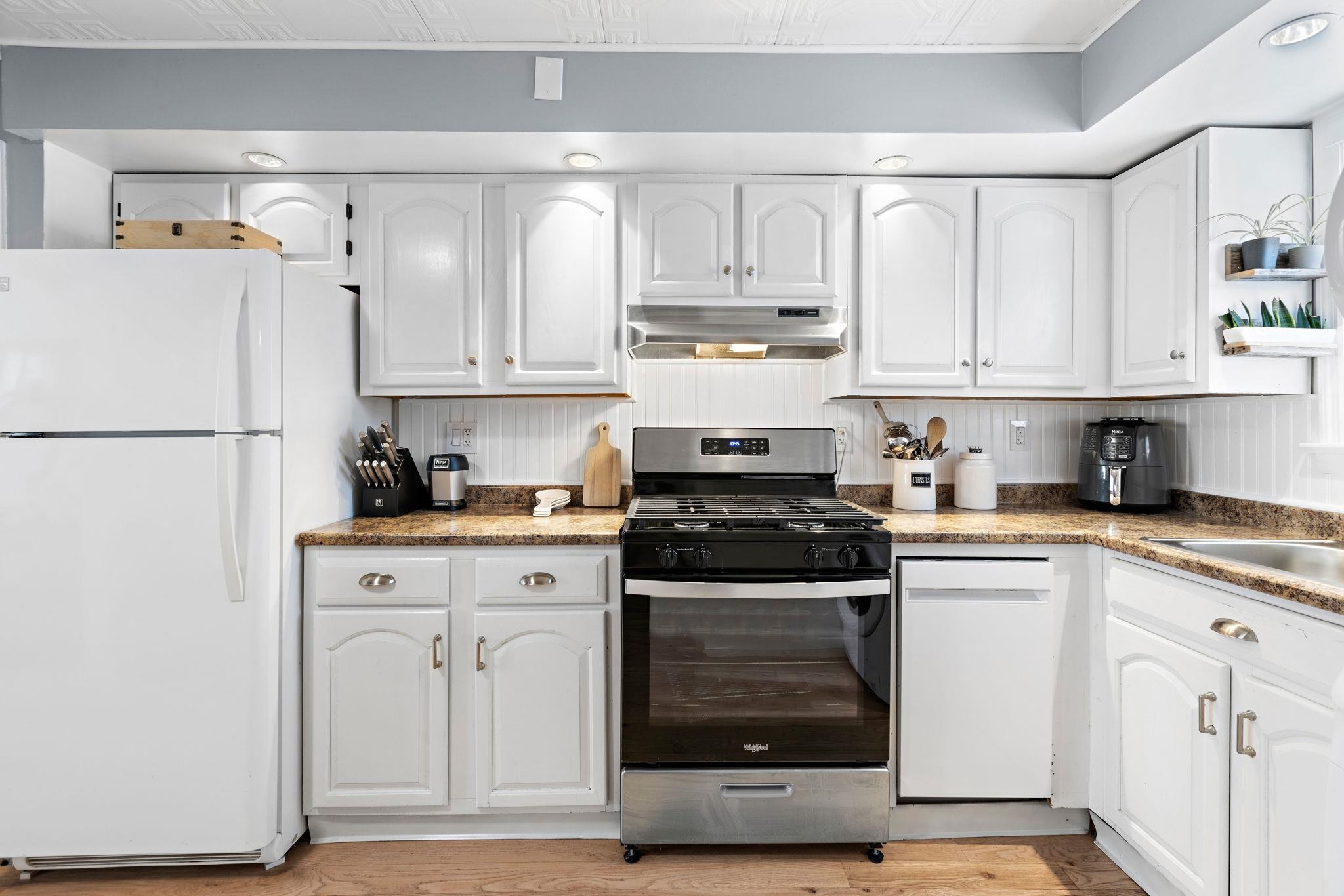 210 Adams Street, Unit 3 Hoboken, NJ 07030 - Photo 7 of 13