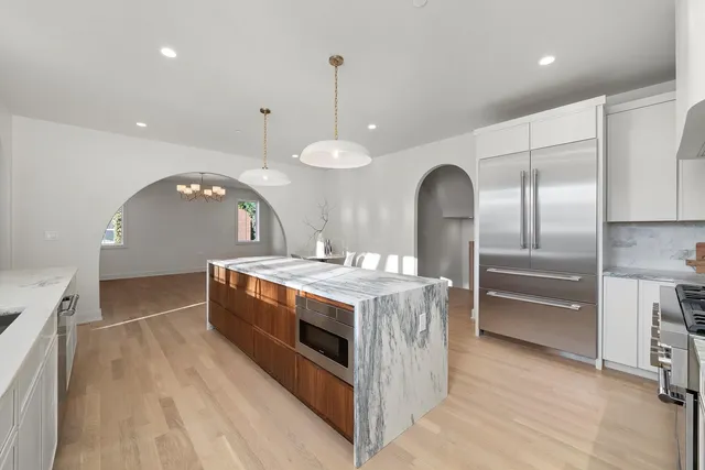 $1,895,000 | 1037 Belleforte Avenue, Oak Park, IL 60302