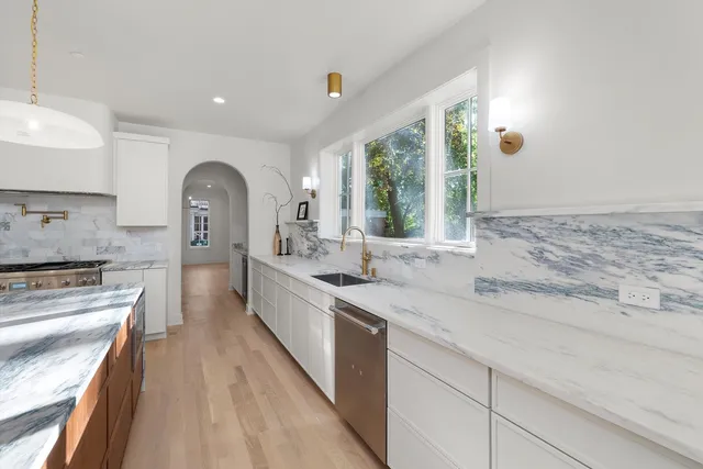 $1,895,000 | 1037 Belleforte Avenue, Oak Park, IL 60302