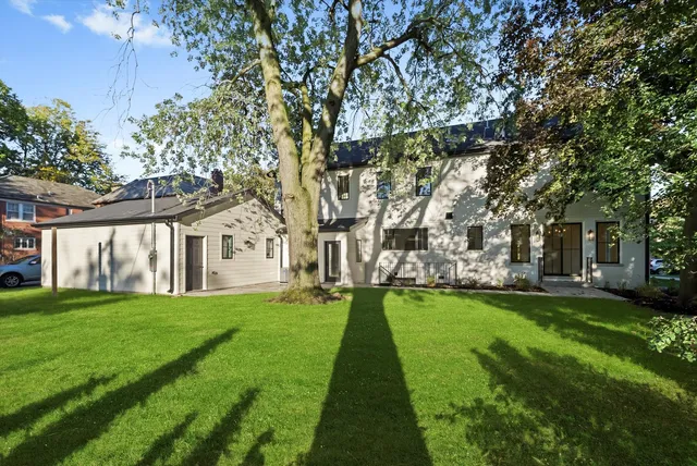 $1,895,000 | 1037 Belleforte Avenue, Oak Park, IL 60302