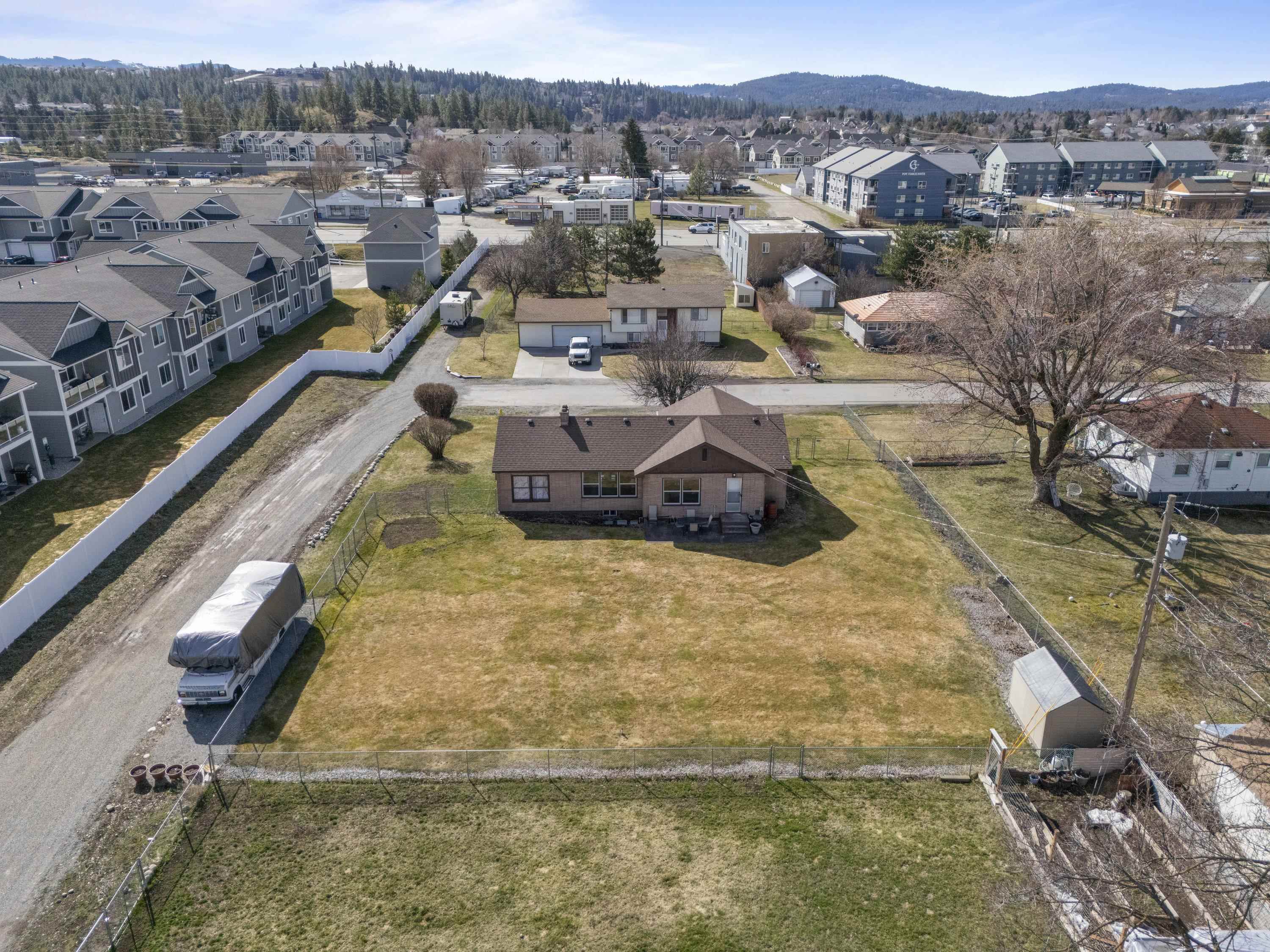 16427 East Riverside Avenue Spokane Valley, WA 99037 - Photo 2 of 45