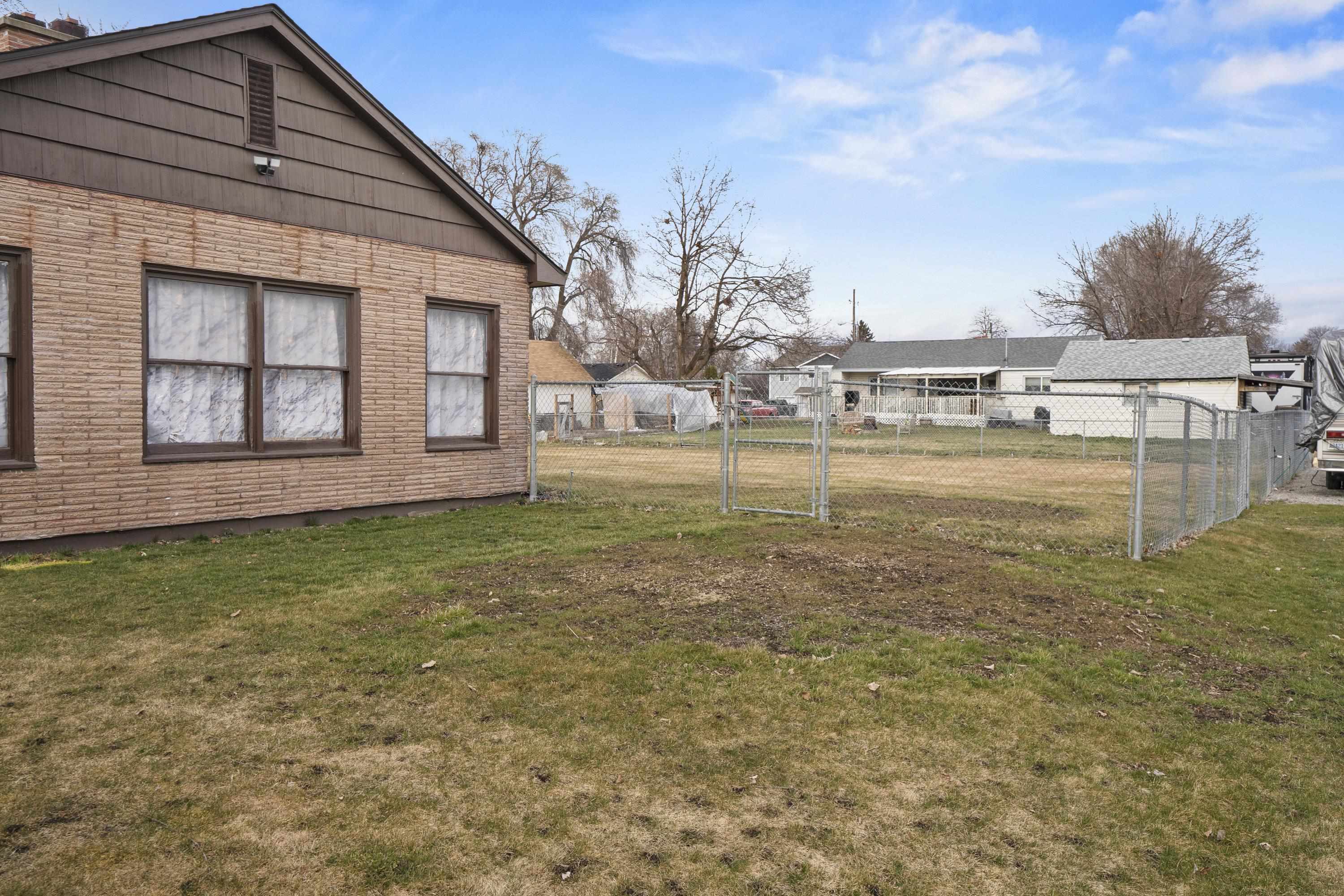 16427 East Riverside Avenue Spokane Valley, WA 99037 - Photo 35 of 45