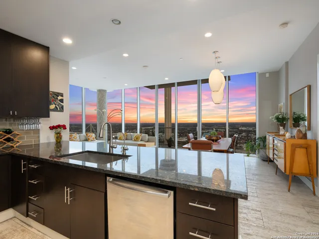 $725,000 | 610 East Market Street, Unit 2807, San Antonio, TX 78205