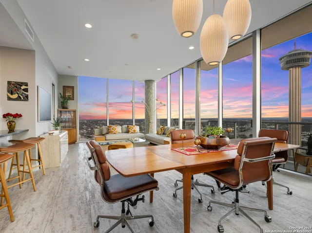 $725,000 | 610 East Market Street, Unit 2807, San Antonio, TX 78205