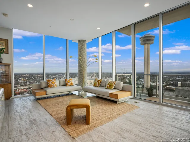 $725,000 | 610 East Market Street, Unit 2807, San Antonio, TX 78205
