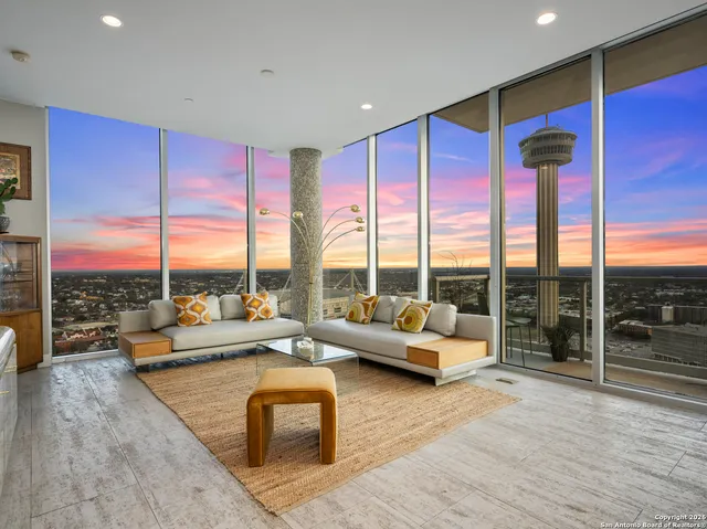 $725,000 | 610 East Market Street, Unit 2807, San Antonio, TX 78205