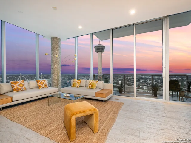 $725,000 | 610 East Market Street, Unit 2807, San Antonio, TX 78205