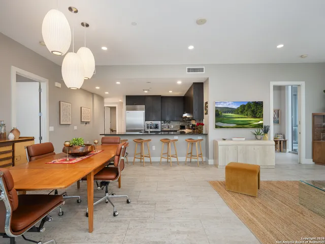 $725,000 | 610 East Market Street, Unit 2807, San Antonio, TX 78205