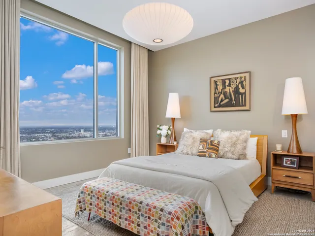 $725,000 | 610 East Market Street, Unit 2807, San Antonio, TX 78205