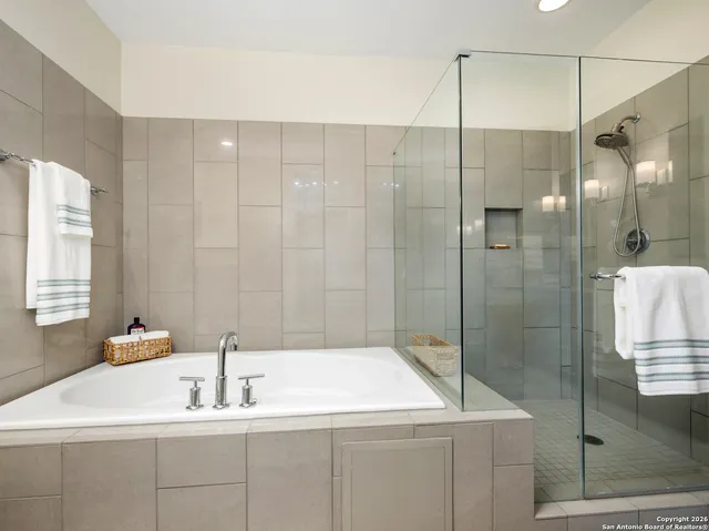 $725,000 | 610 East Market Street, Unit 2807, San Antonio, TX 78205