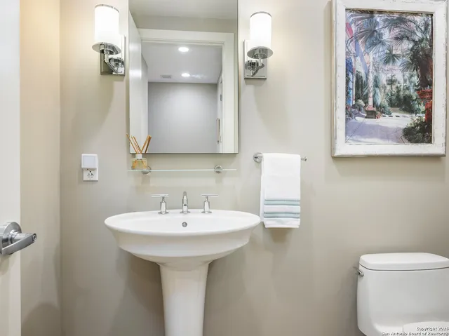 $725,000 | 610 East Market Street, Unit 2807, San Antonio, TX 78205