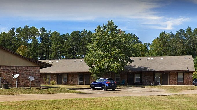 8396 Kurthwood Road Leesville, LA 71446 - Photo 6 of 7 a swimming pool view with a outdoor seating space