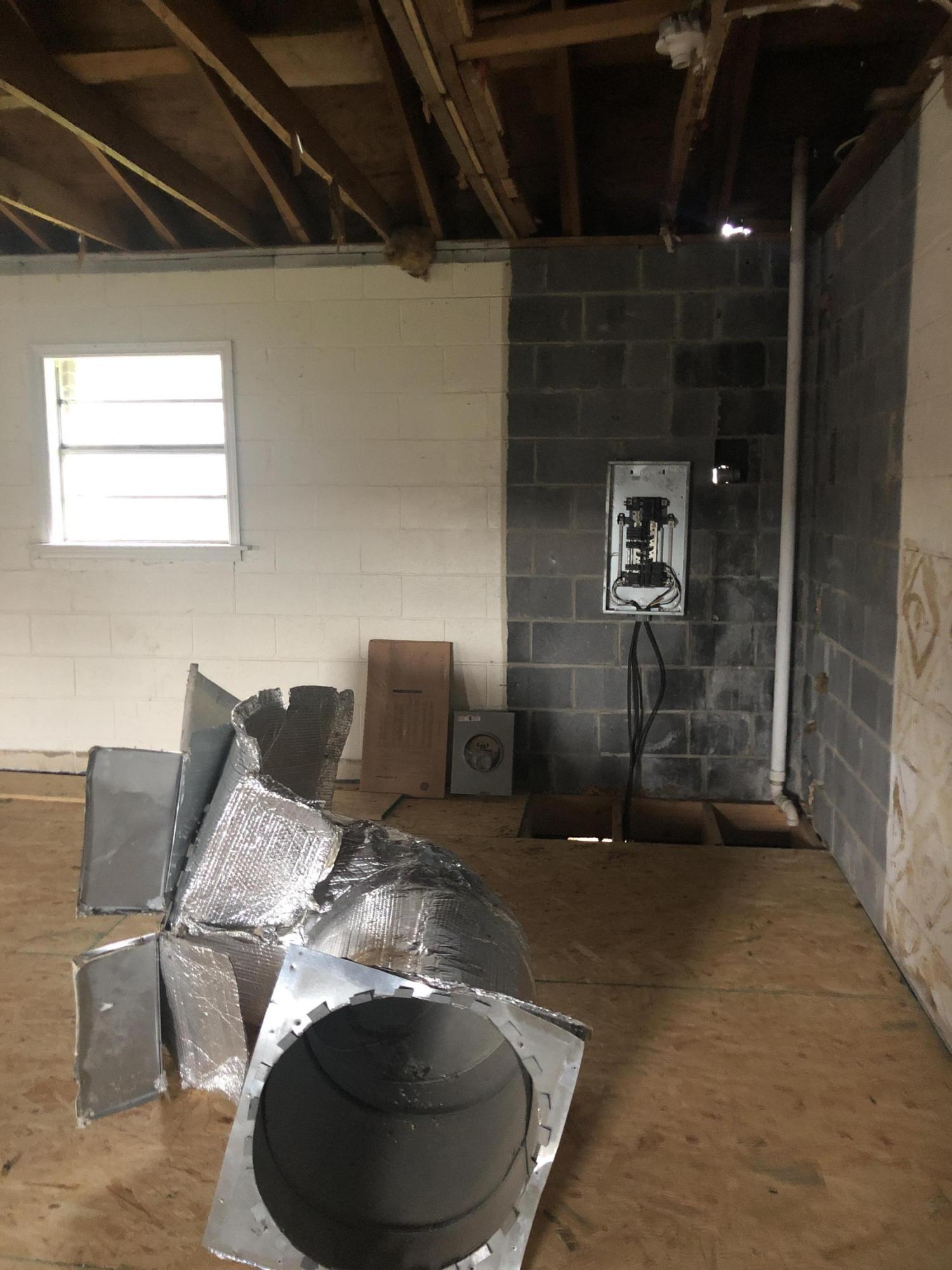 405 Sand Cave Road Ewing, VA 24248 - Photo 8 of 13 354CF76F-78F8-463F-A353-49E8F4B59915