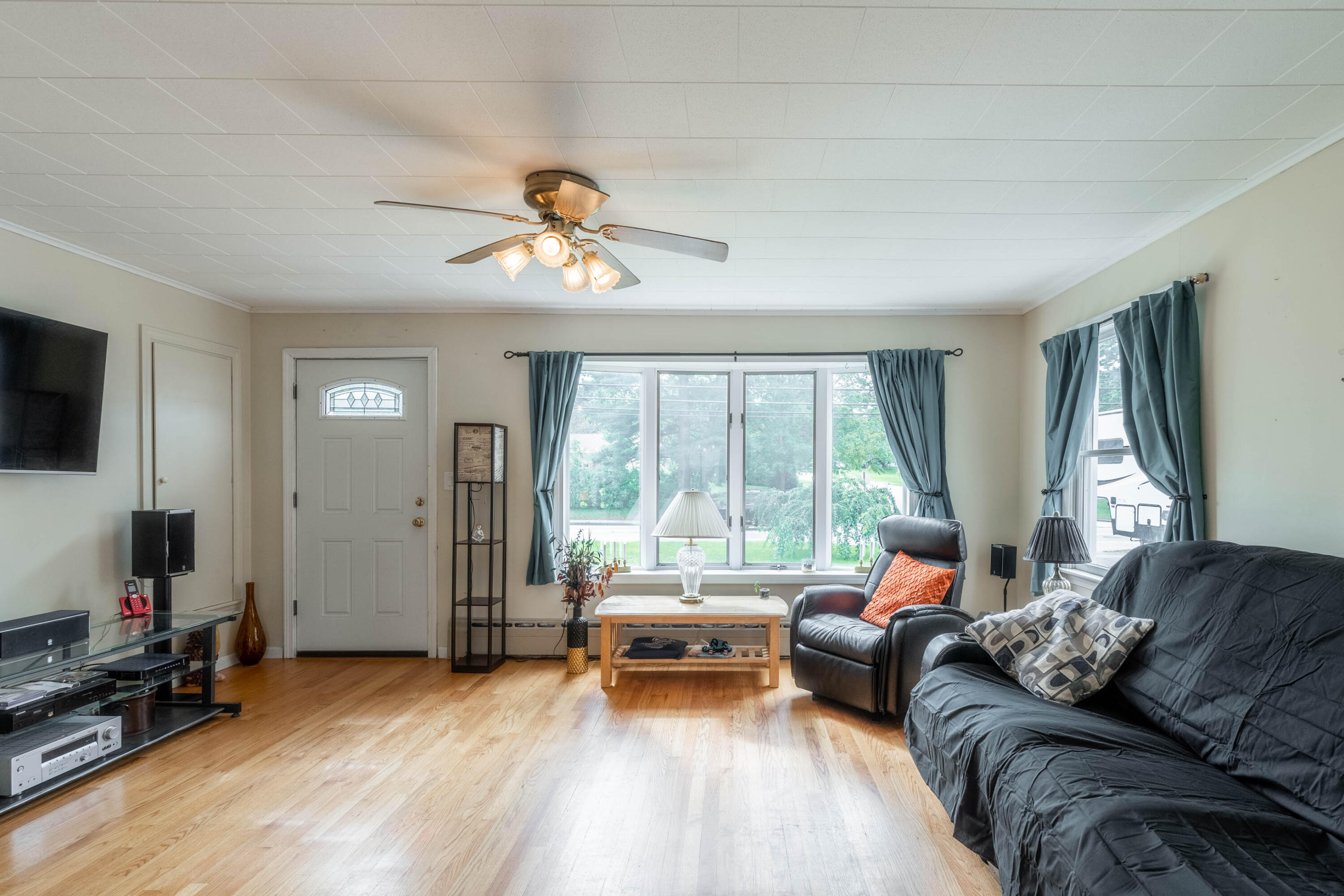 31 Buxton Road Saco, ME 04072 - Photo 11 of 29 Living Room