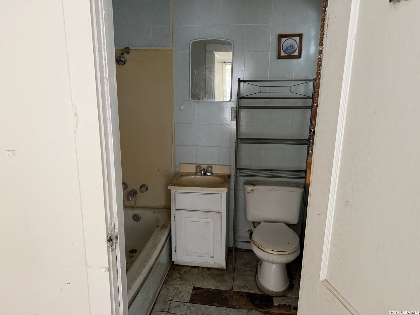 600 Crouch Avenue Devine, TX 78016 - Photo 9 of 12