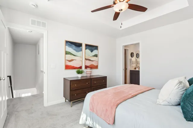 $400,000 | 1498 Olde Highlander Drive, Oconomowoc, WI 53066