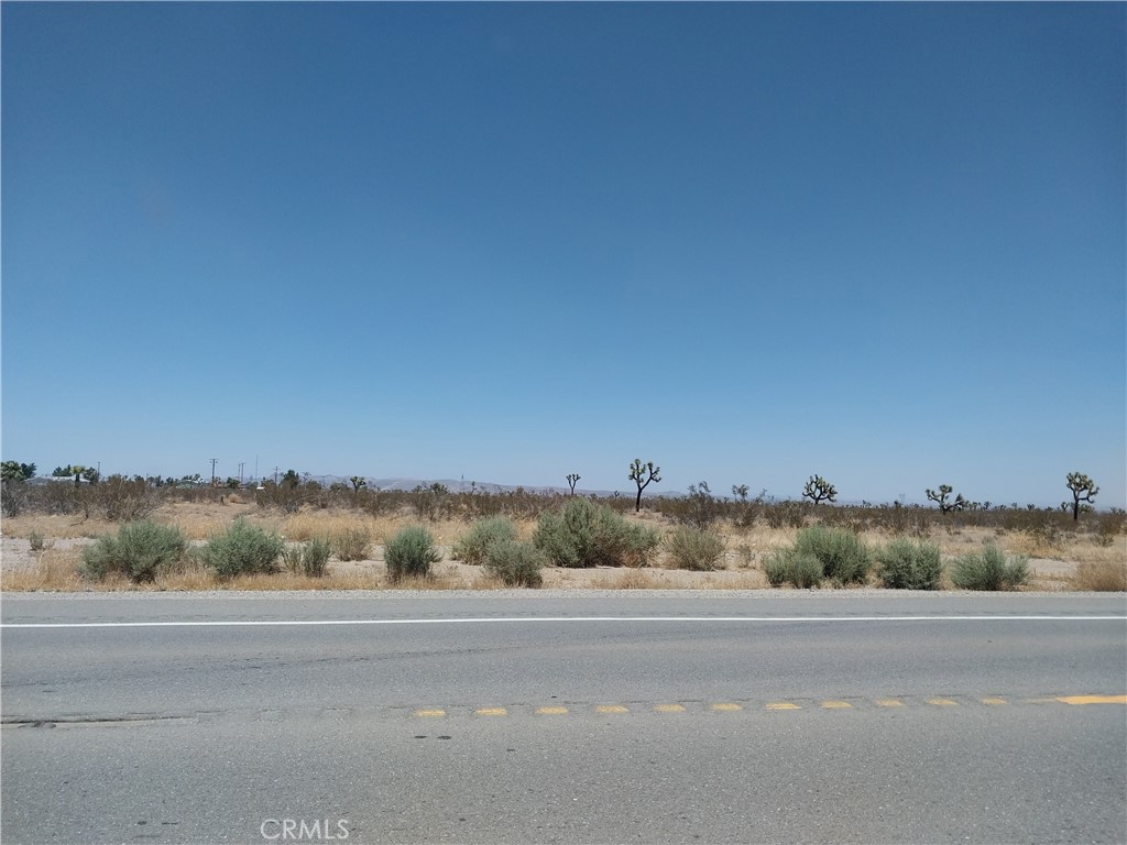 5900 Palmdale Road Phelan, CA 92371 - Photo 1 of 2 a view of city and mountain