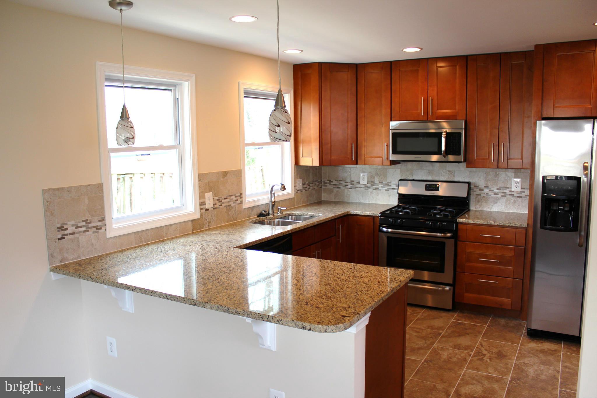 7108 Reservoir Road Springfield, VA 22150 - Photo 2 of 30 Kitchen