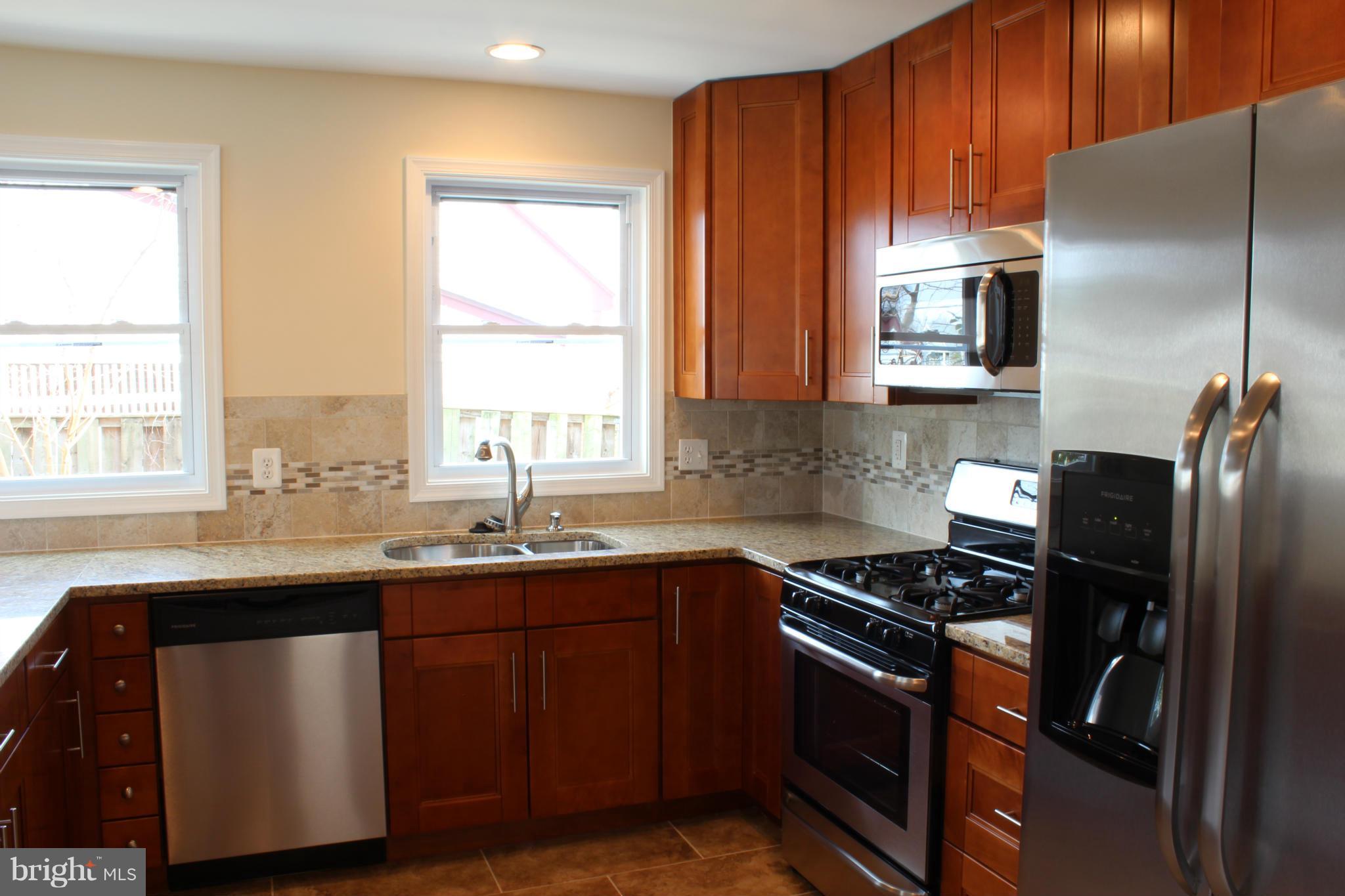 7108 Reservoir Road Springfield, VA 22150 - Photo 3 of 30 Kitchen