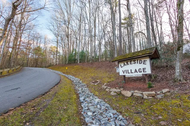 $379,000 | 136 Anchorage Drive, Blairsville, GA 30512