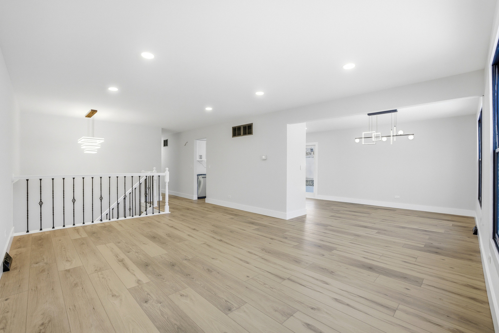 48 Starling Lane Naperville, IL 60565 - Photo 2 of 13