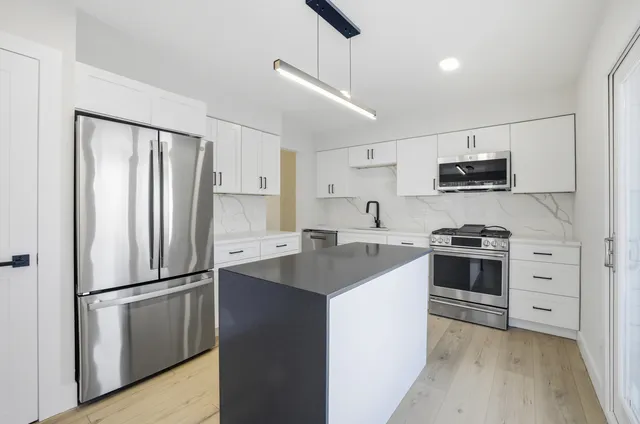 $560,000 | 48 Starling Lane, Naperville, IL 60565