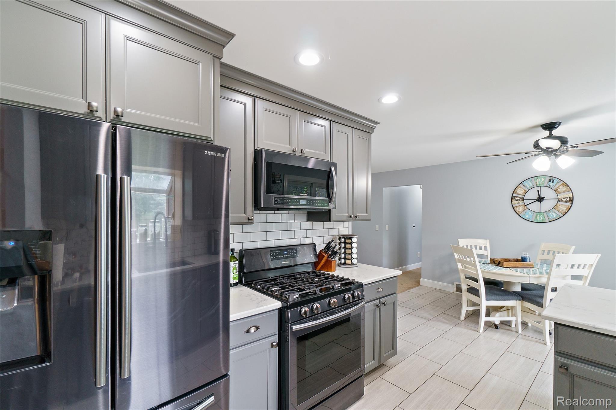 25154 22 Mile Road New Baltimore, MI 48051 - Photo 14 of 26 25154 22 Mile-27.jpg