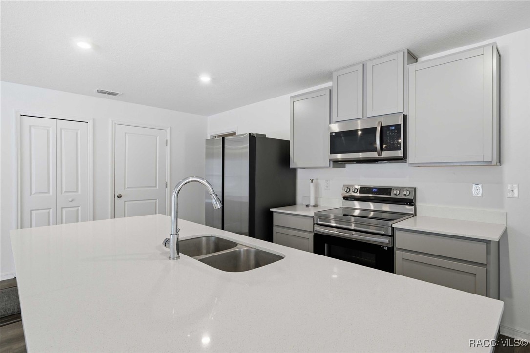 16287 Little Auk Road Weeki Wachee, FL 34614 - Photo 4 of 52 Huge Island