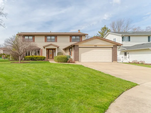 $600,000 | 544 Northampton Circle, Elk Grove Village, IL 60007