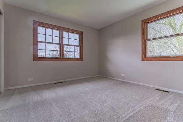 $600,000 | 544 Northampton Circle, Elk Grove Village, IL 60007